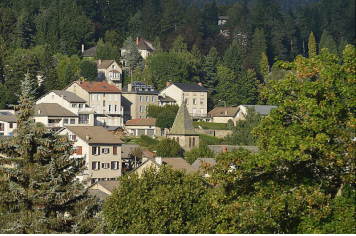 Vue du village Office de tourisme du Haut-Lignon